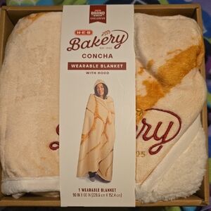 H-E-B Bakery Wearable Blanket with Hood